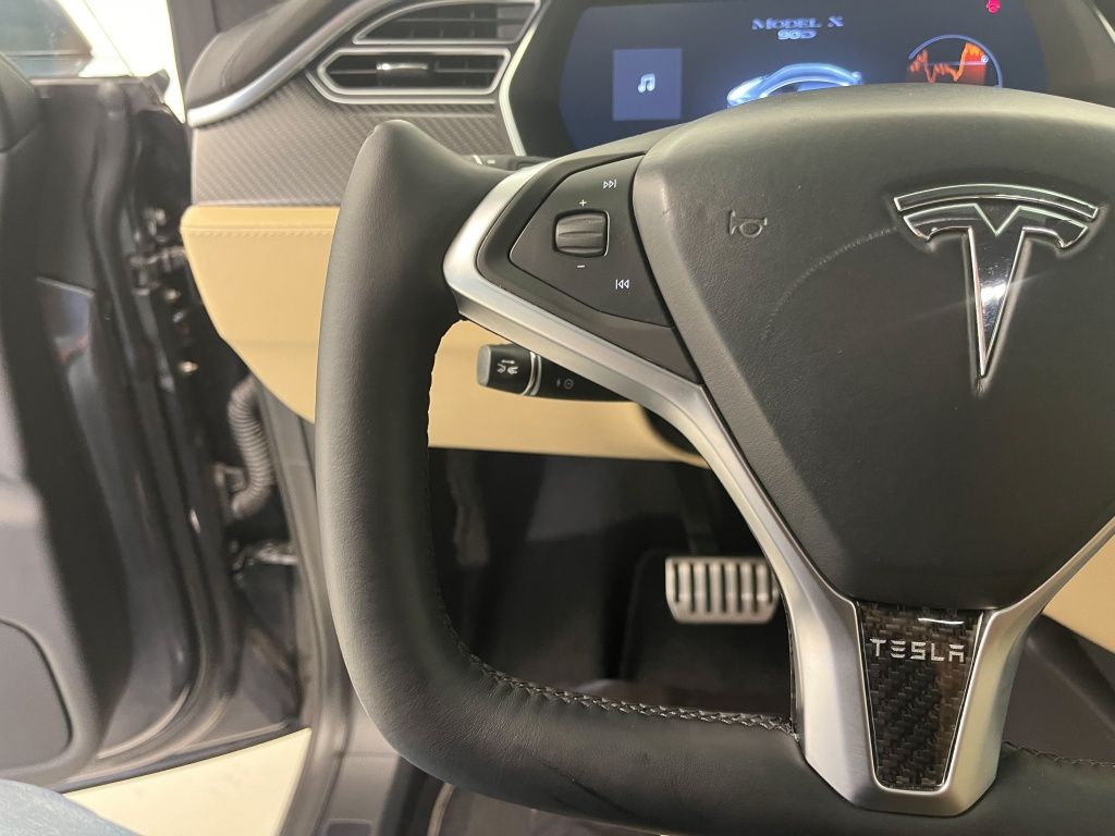 Tesla model x 90d awd