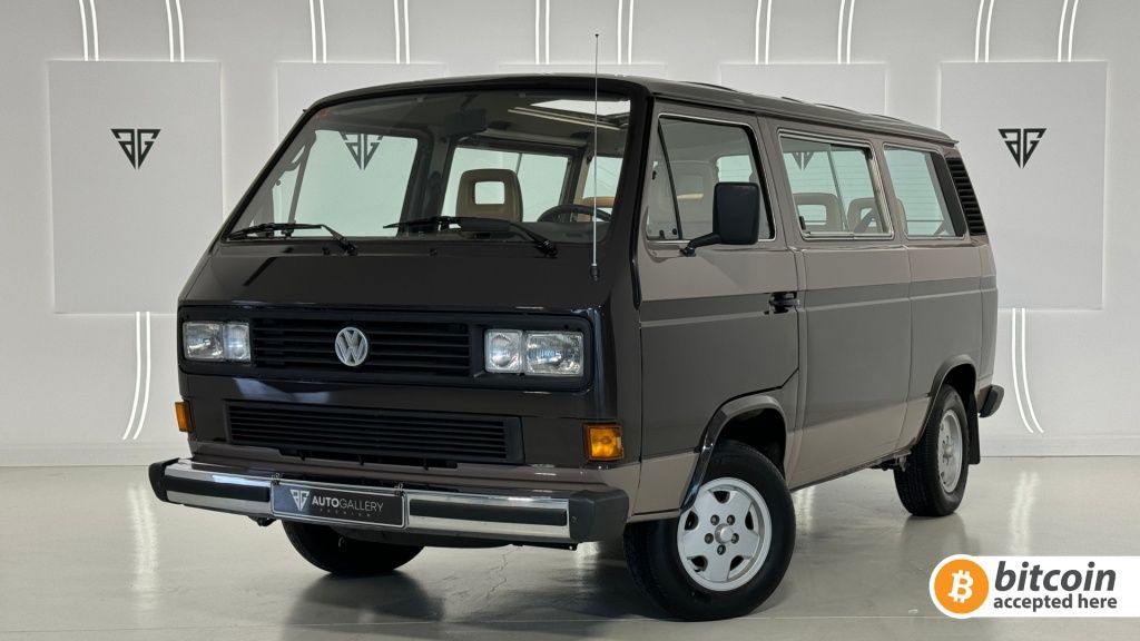 Volkswagen caravelle minibus