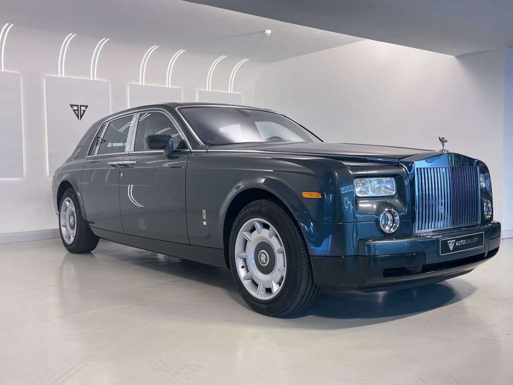 Rolls-royce phantom v12