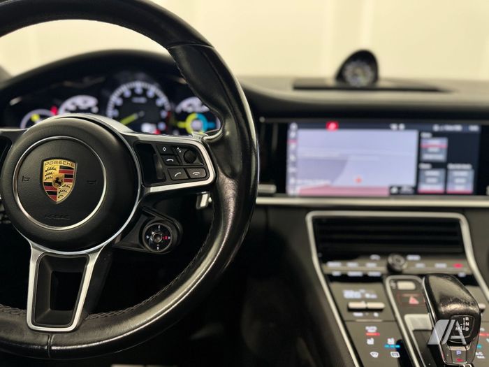 Porsche panamera 4 e-hybrid