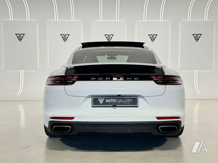 Porsche panamera 4 e-hybrid