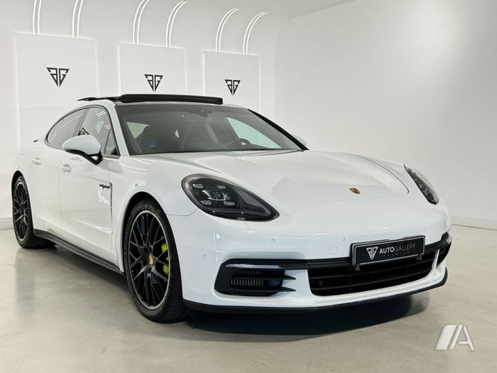 Porsche panamera 4 e-hybrid