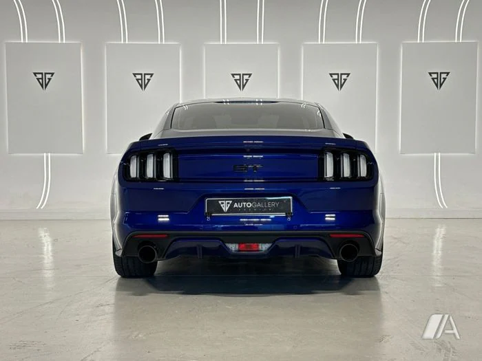 Ford mustang fastback 5.0 ti-vct gt