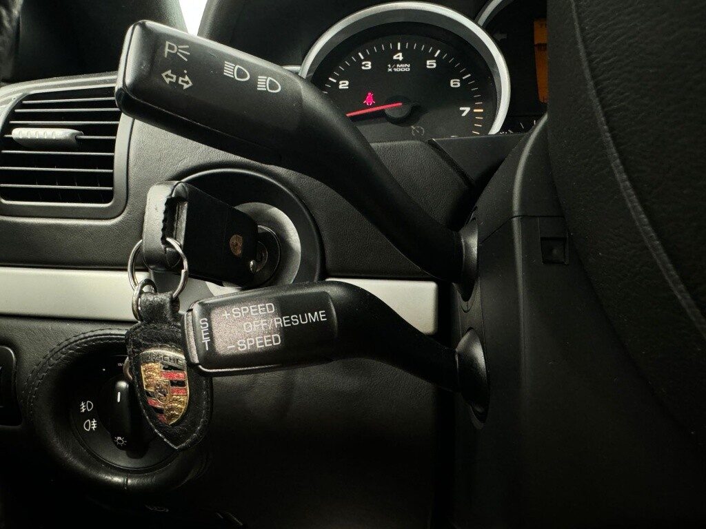 Porsche cayenne gts tiptronic