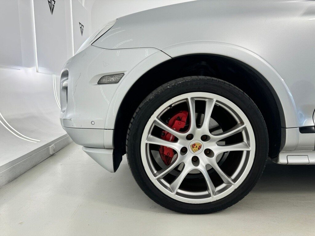 Porsche cayenne gts tiptronic