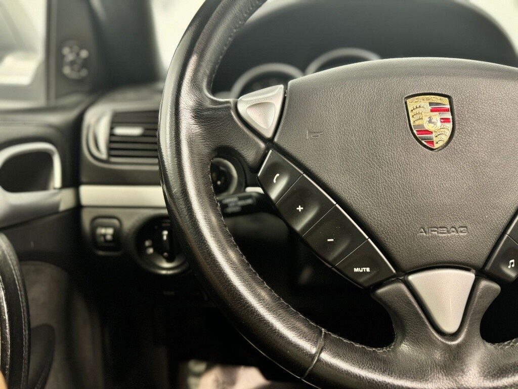 Porsche cayenne gts tiptronic