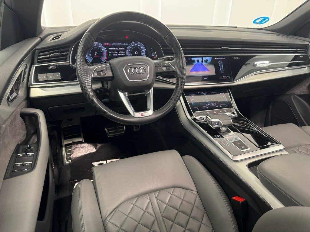 Audi q8 60 tfsie s line plus quattro