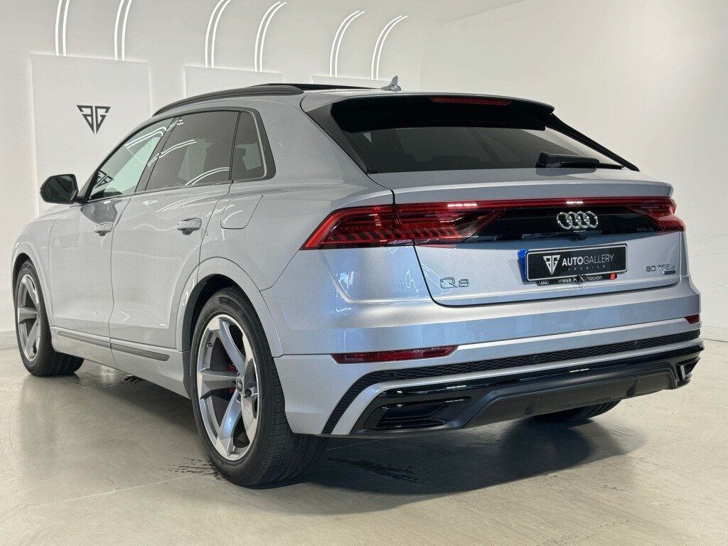 Audi q8 60 tfsie s line plus quattro