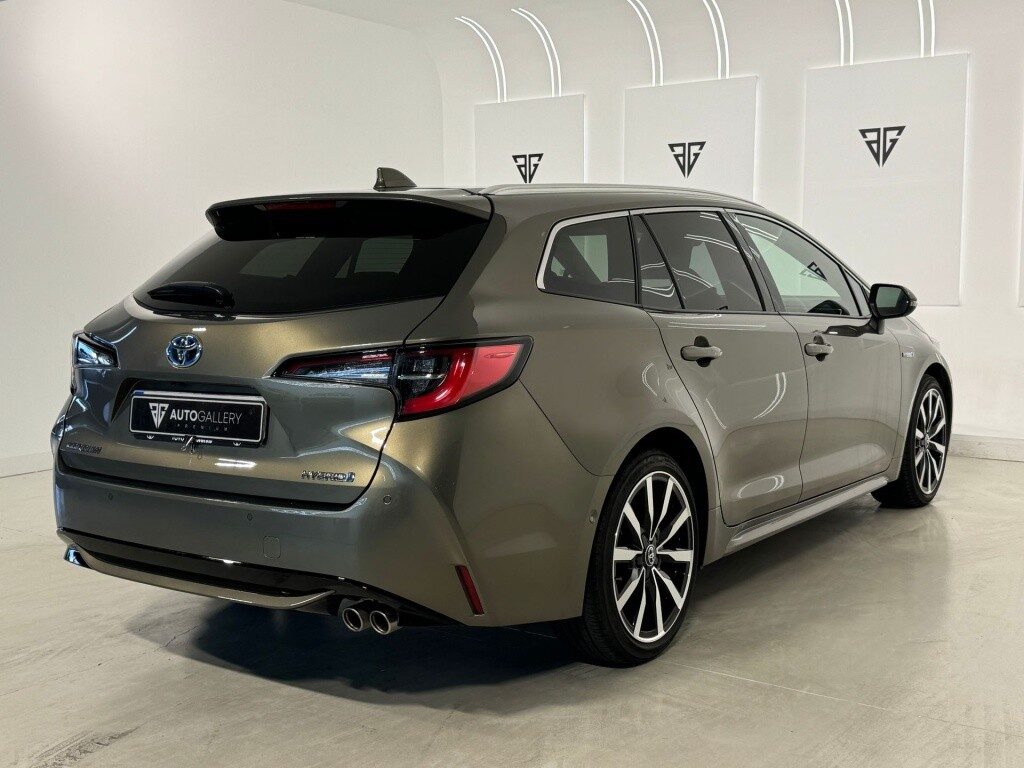 Toyota corolla touring sports 180h advance