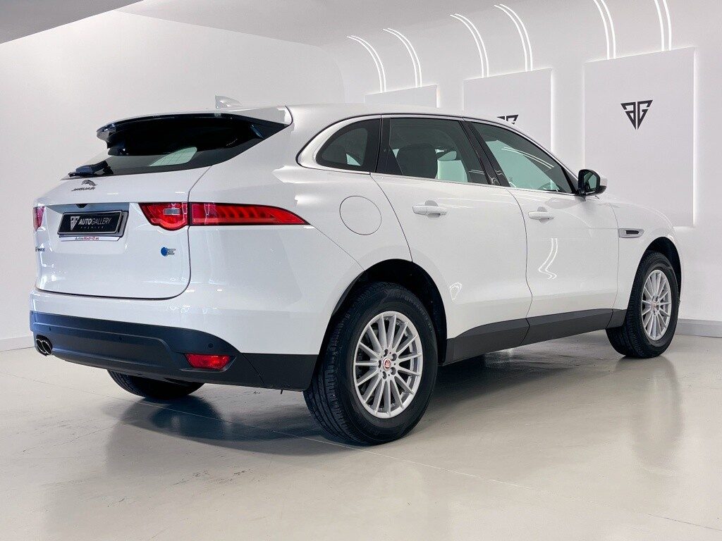 Jaguar f-pace 2.0i4d pure rwd 163