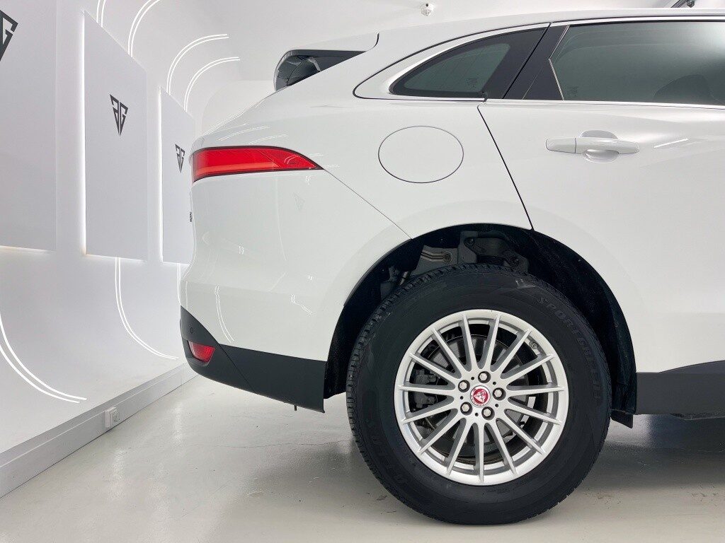 Jaguar f-pace 2.0i4d pure rwd 163