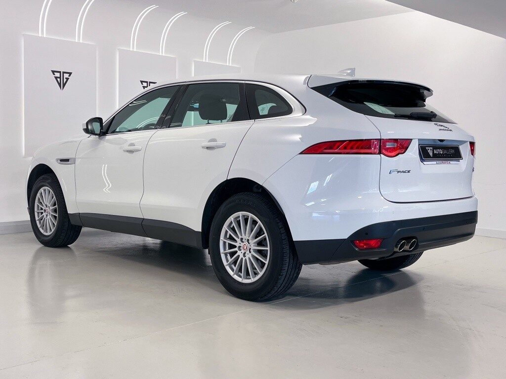 Jaguar f-pace 2.0i4d pure rwd 163