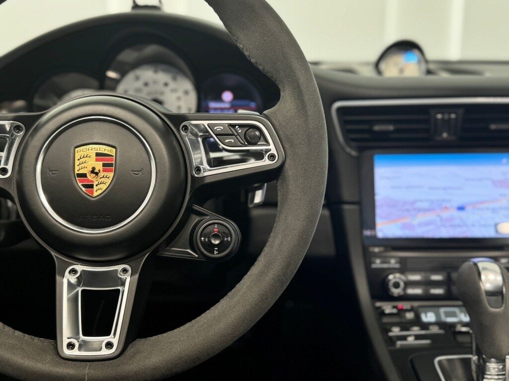 Porsche 911 carrera 4 gts cabriolet pdk