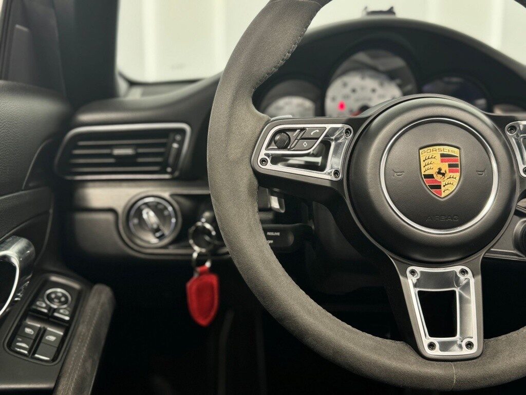 Porsche 911 carrera 4 gts cabriolet pdk