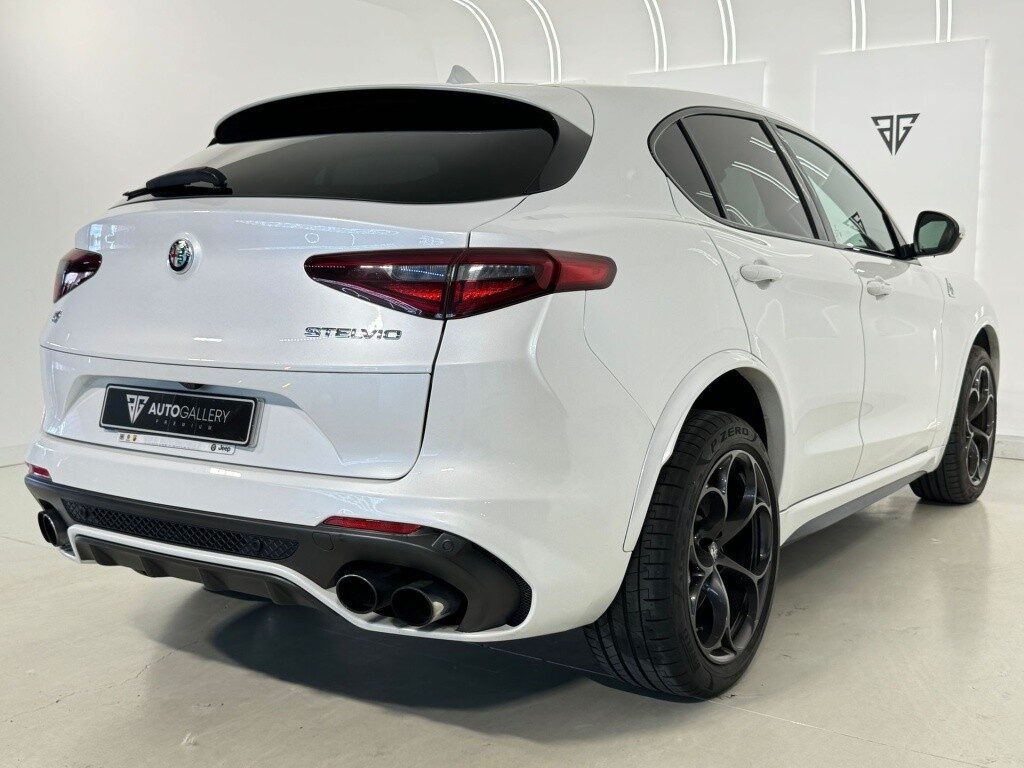 Alfa romeo stelvio 2.9 bi-turbo q4 quadrifoglio at8