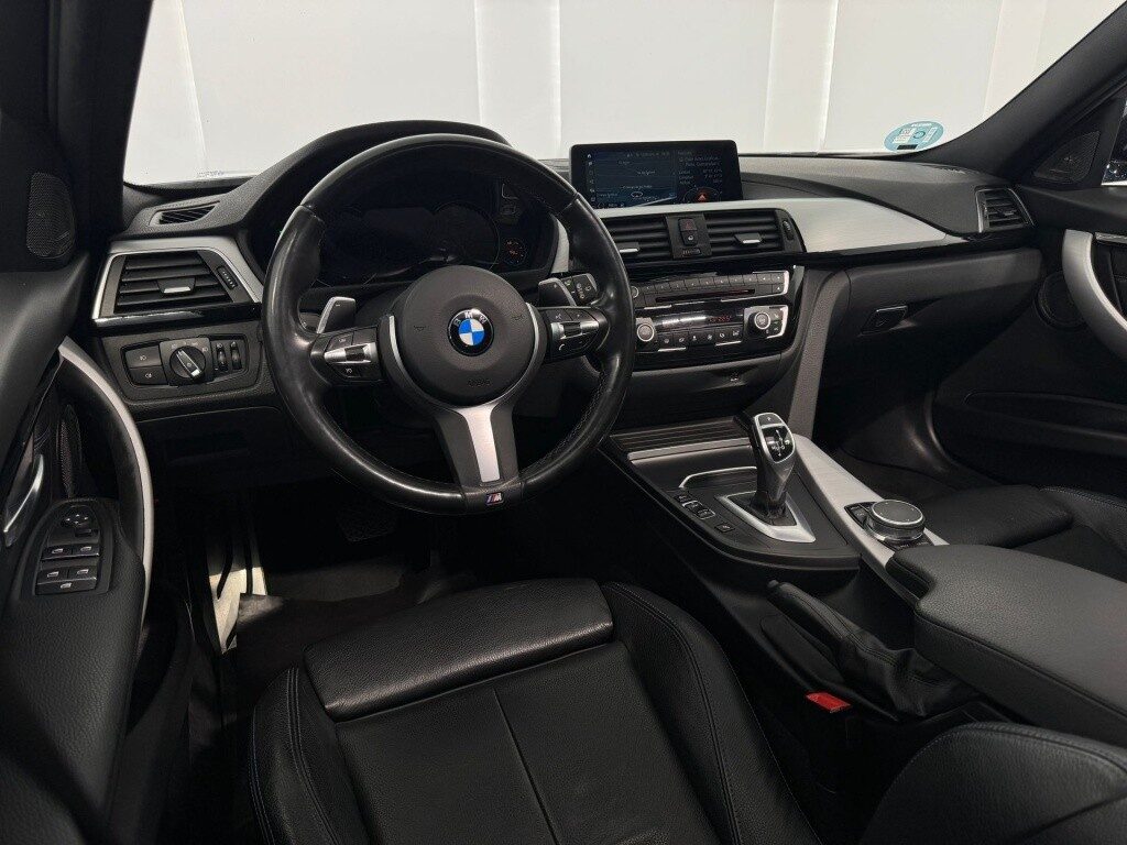 Bmw serie 3 330ia touring xdrive