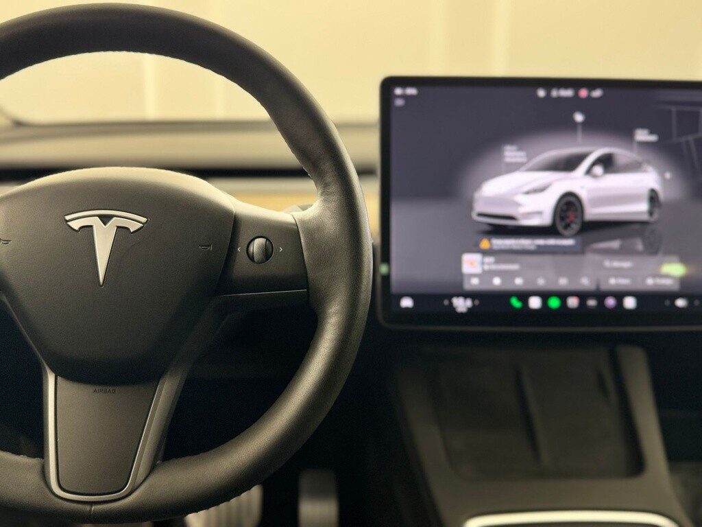 Tesla model y performance awd