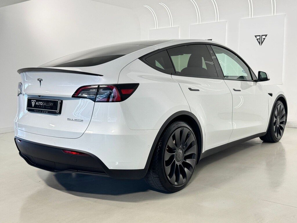 Tesla model y performance awd