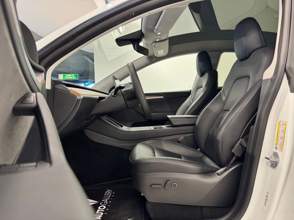 Tesla model y performance awd