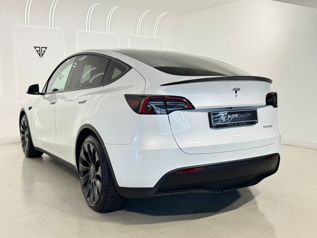 Tesla model y performance awd