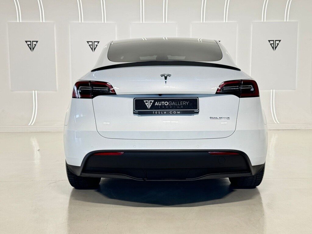 Tesla model y performance awd