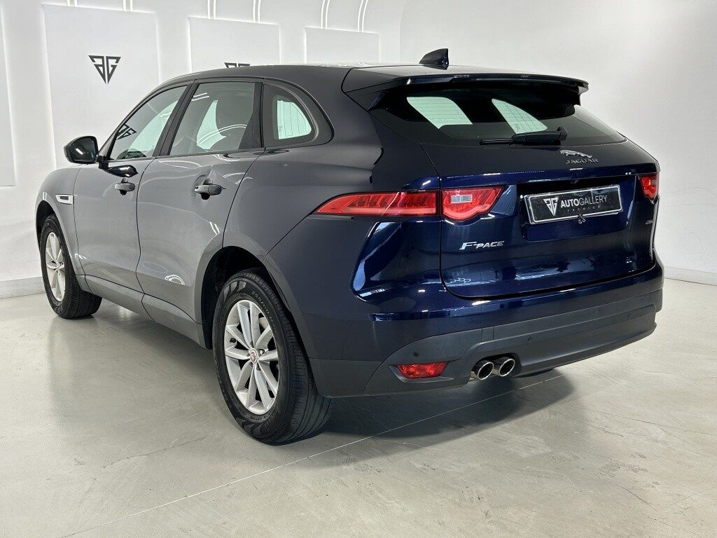 Jaguar f-pace 2.0i4d portfolio rwd 180