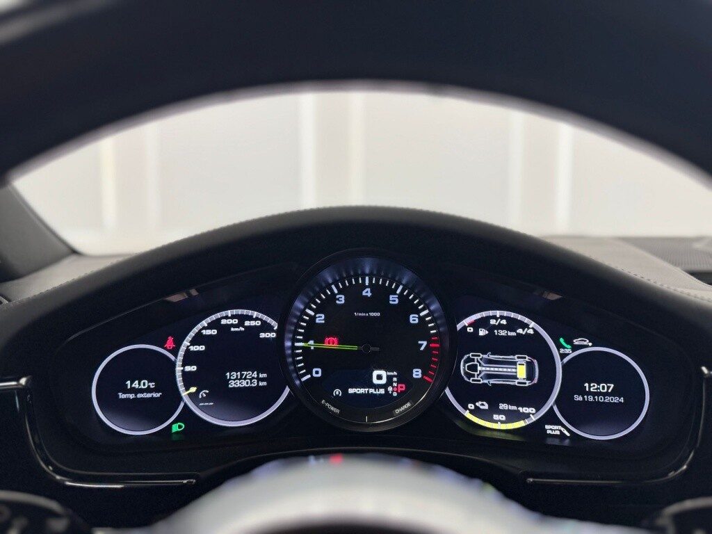 Porsche panamera 4 e-hybrid