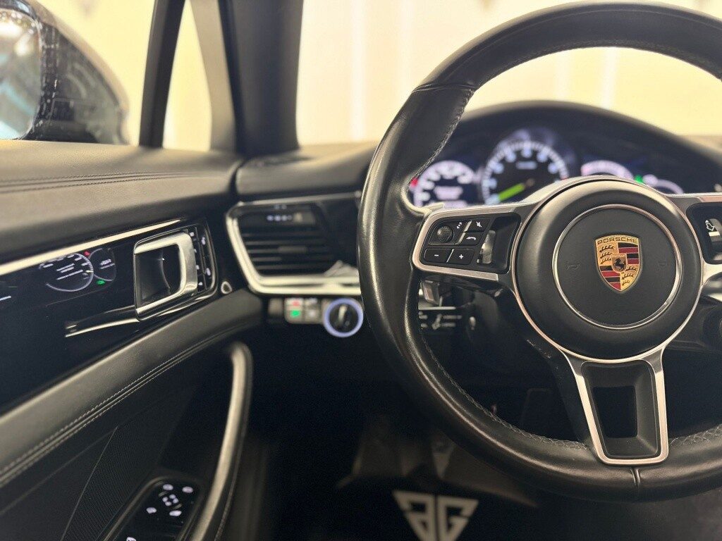 Porsche panamera 4 e-hybrid