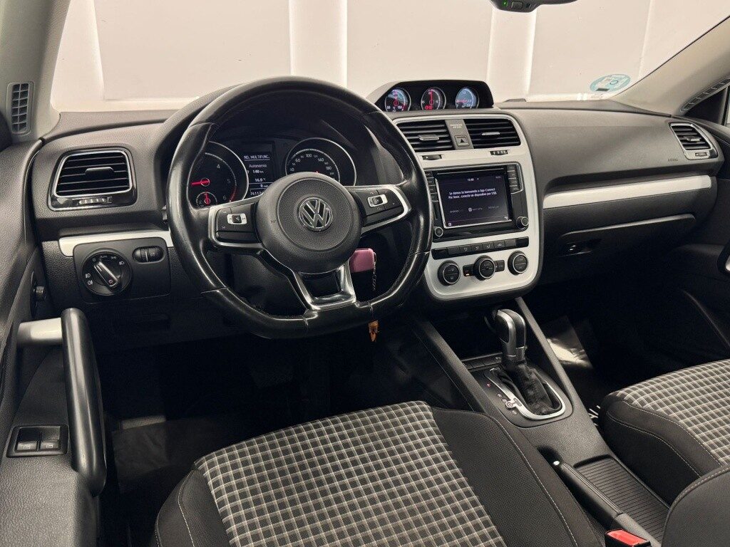 Volkswagen scirocco 2.0tdi bmt r-line dsg 110kw