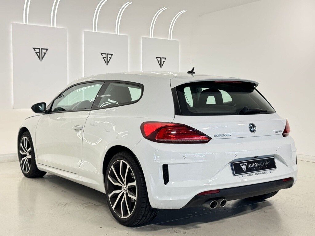 Volkswagen scirocco 2.0tdi bmt r-line dsg 110kw