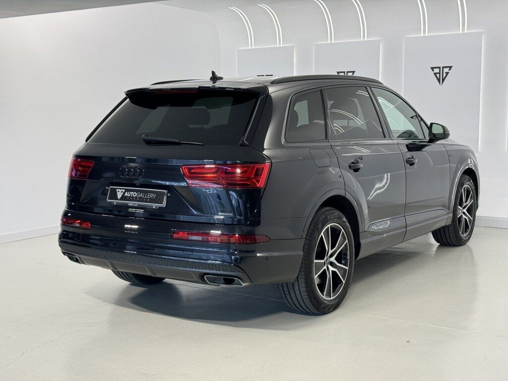 Audi q7 3.0tdi black line edition quattro tip. 7pl. 160kw(9.75)