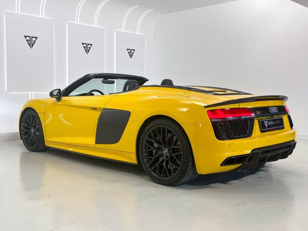 Audi r8 spyder 5.2 fsi v10 plus quattro s-tronic