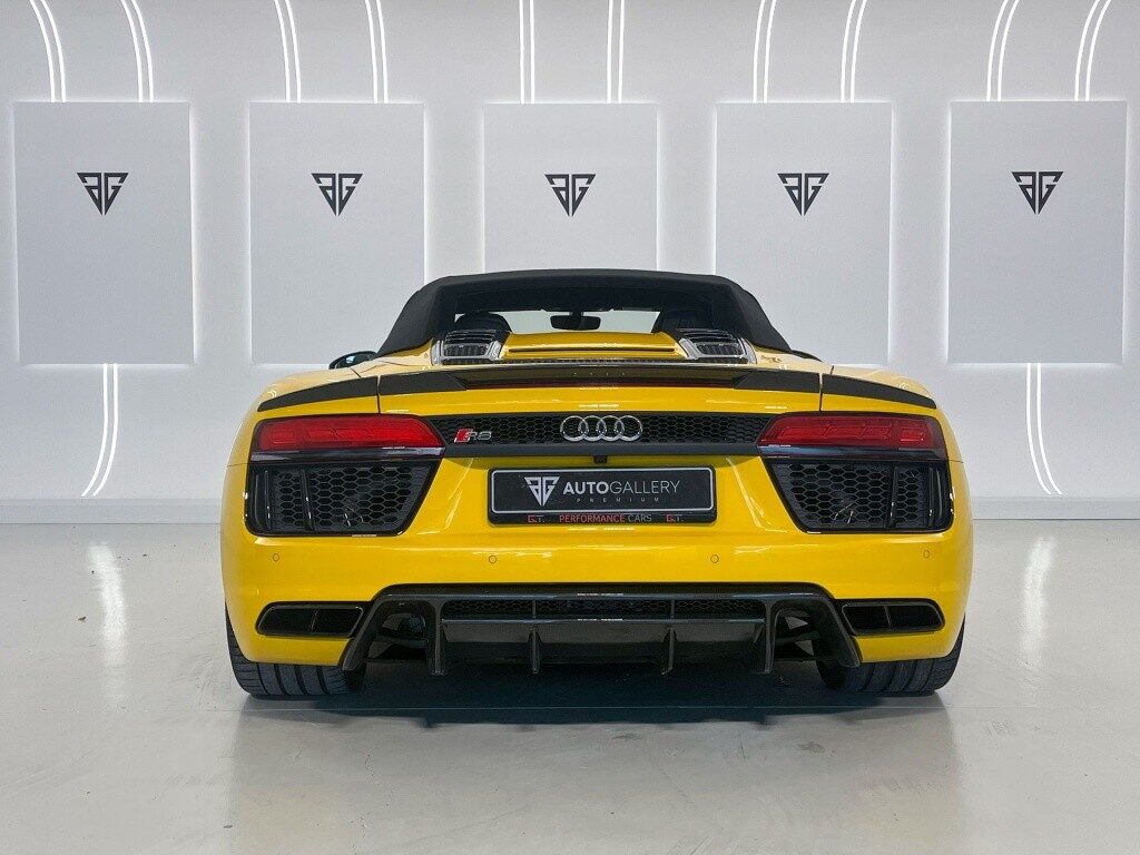 Audi r8 spyder 5.2 fsi v10 plus quattro s-tronic