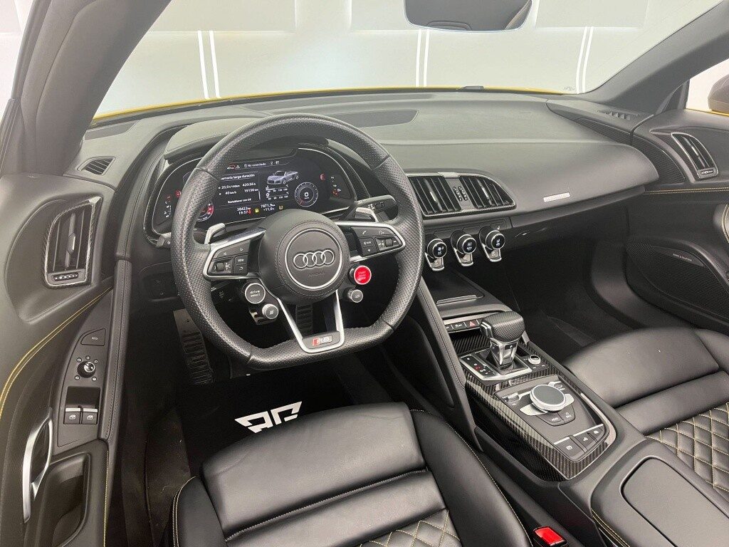 Audi r8 spyder 5.2 fsi v10 plus quattro s-tronic