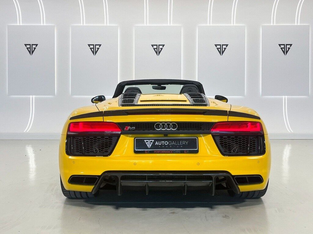 Audi r8 spyder 5.2 fsi v10 plus quattro s-tronic