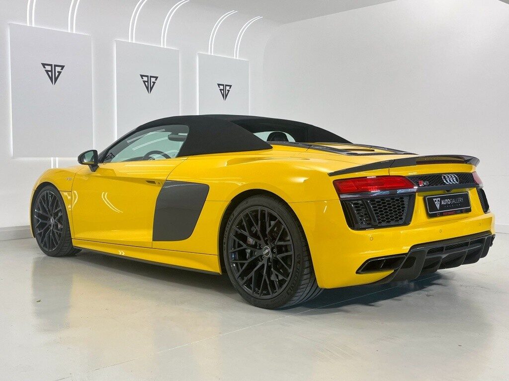 Audi r8 spyder 5.2 fsi v10 plus quattro s-tronic