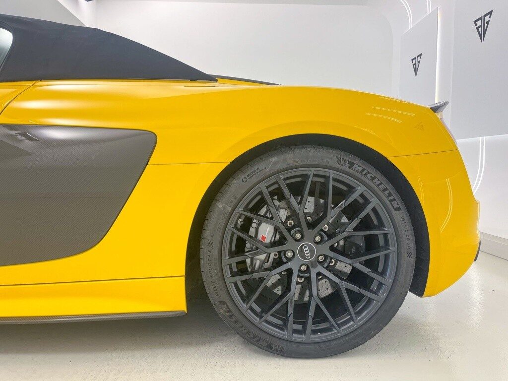 Audi r8 spyder 5.2 fsi v10 plus quattro s-tronic