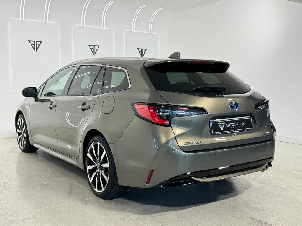 Toyota corolla touring sports 180h advance