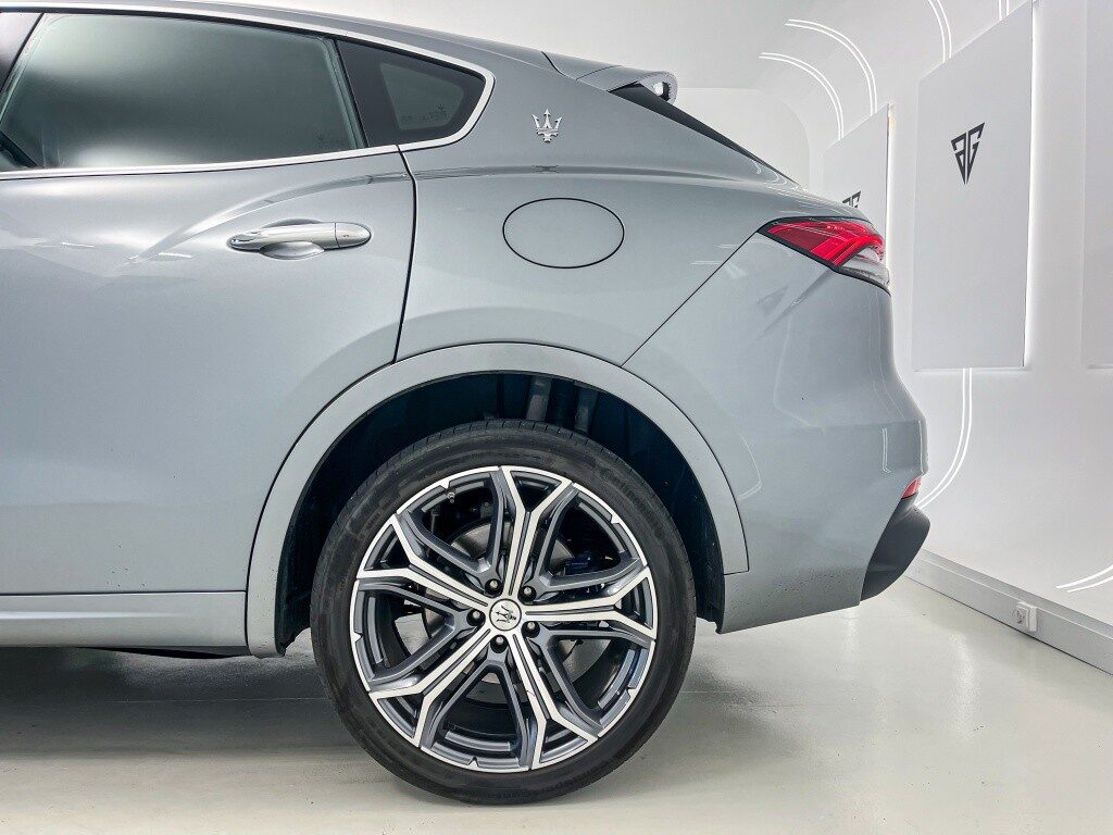 Maserati levante 330 gt aut.