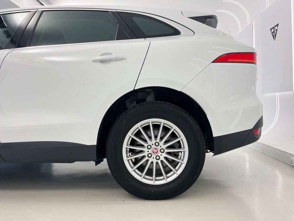 Jaguar f-pace 2.0i4d pure rwd 163