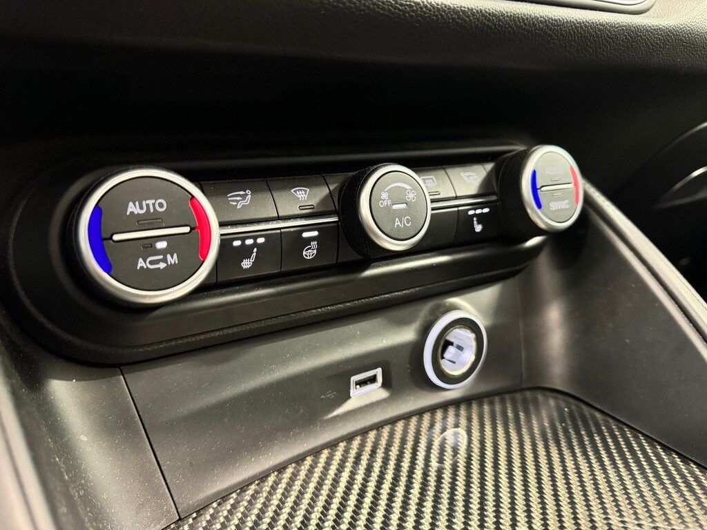 Alfa romeo stelvio 2.9 bi-turbo q4 quadrifoglio at8