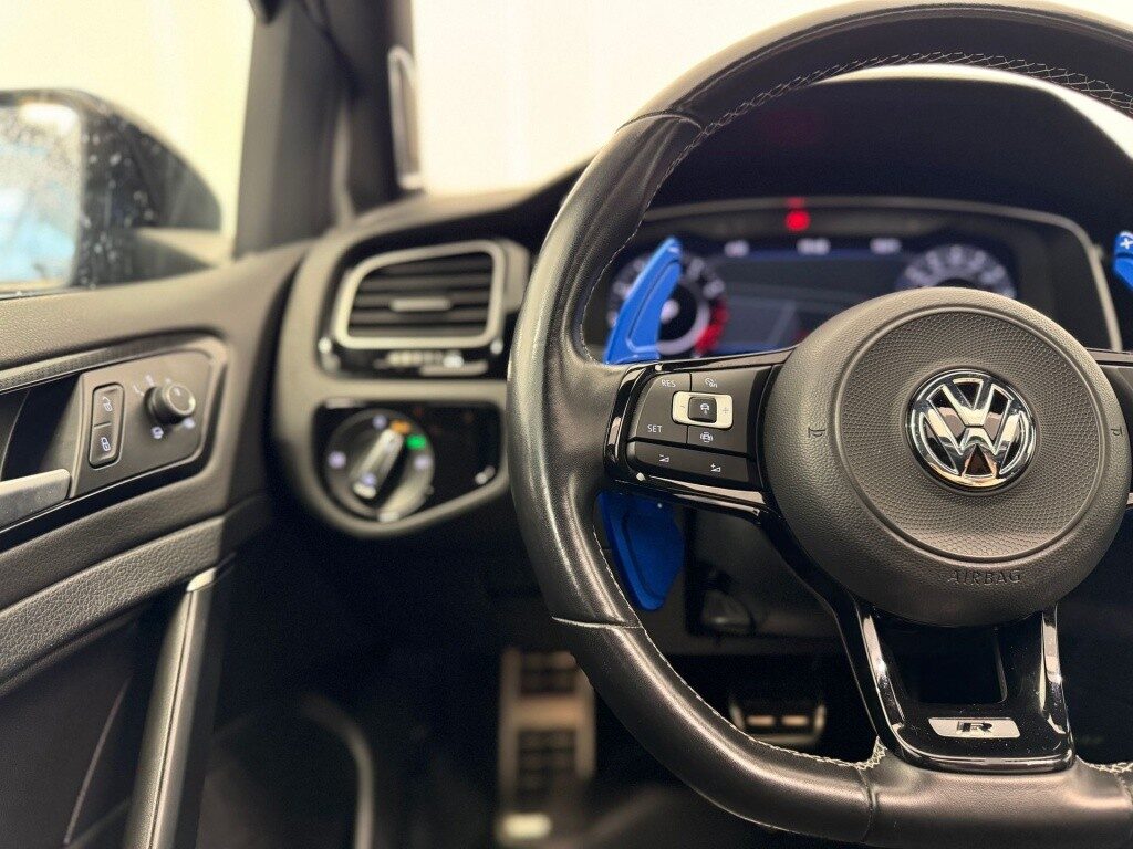 Volkswagen golf 2.0 tsi r dsg7 221kw