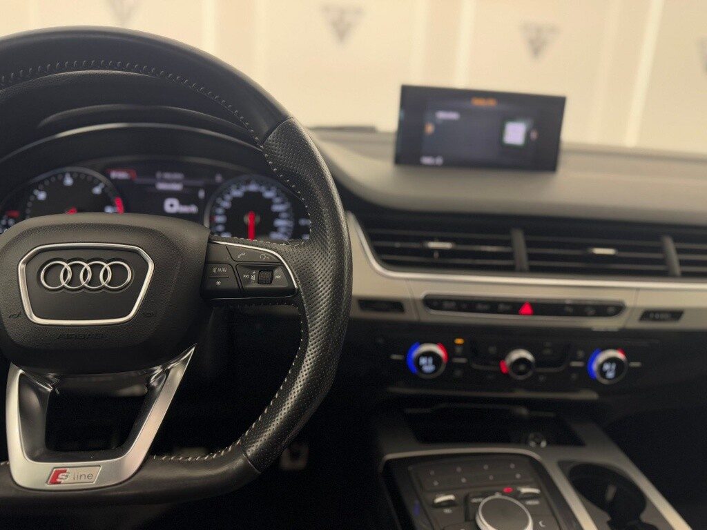 Audi q7 3.0tdi sport quattro tiptronic 200kw