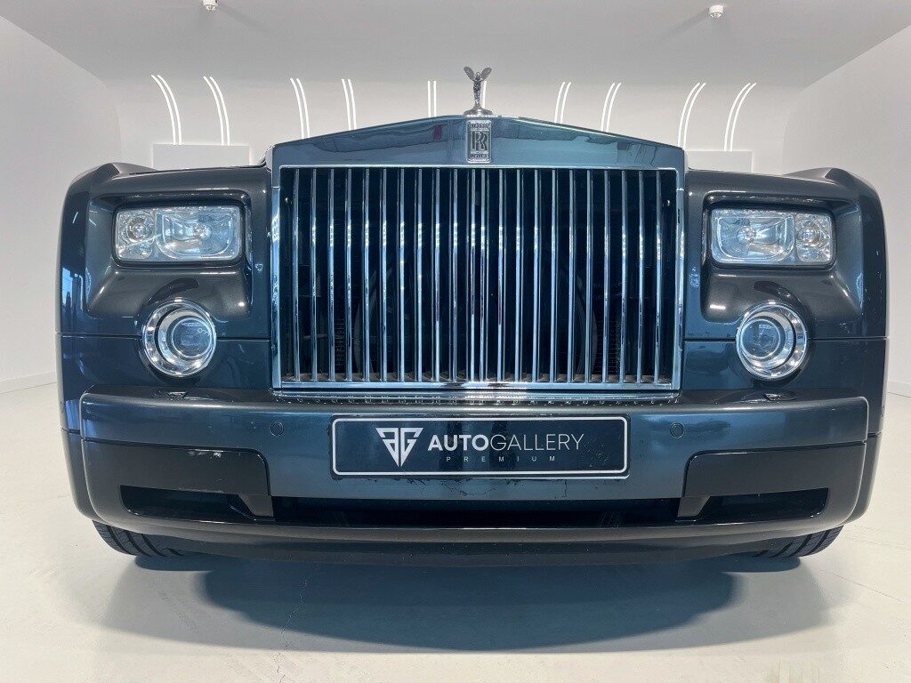 Rolls-royce phantom v12