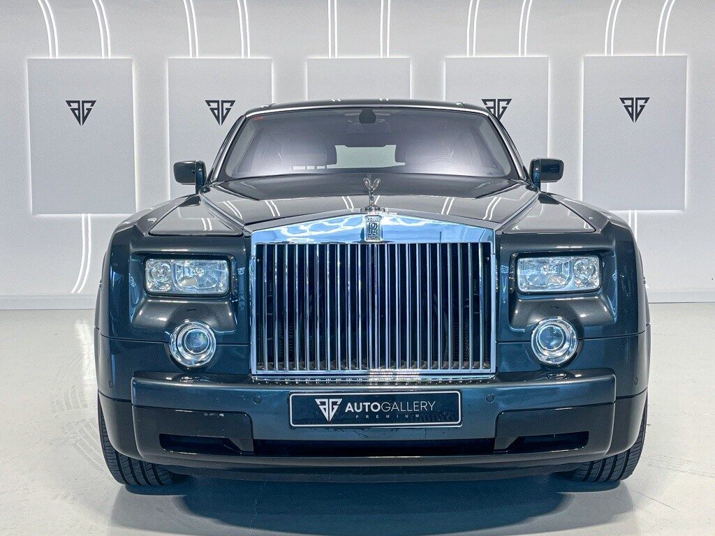 Rolls-royce phantom v12