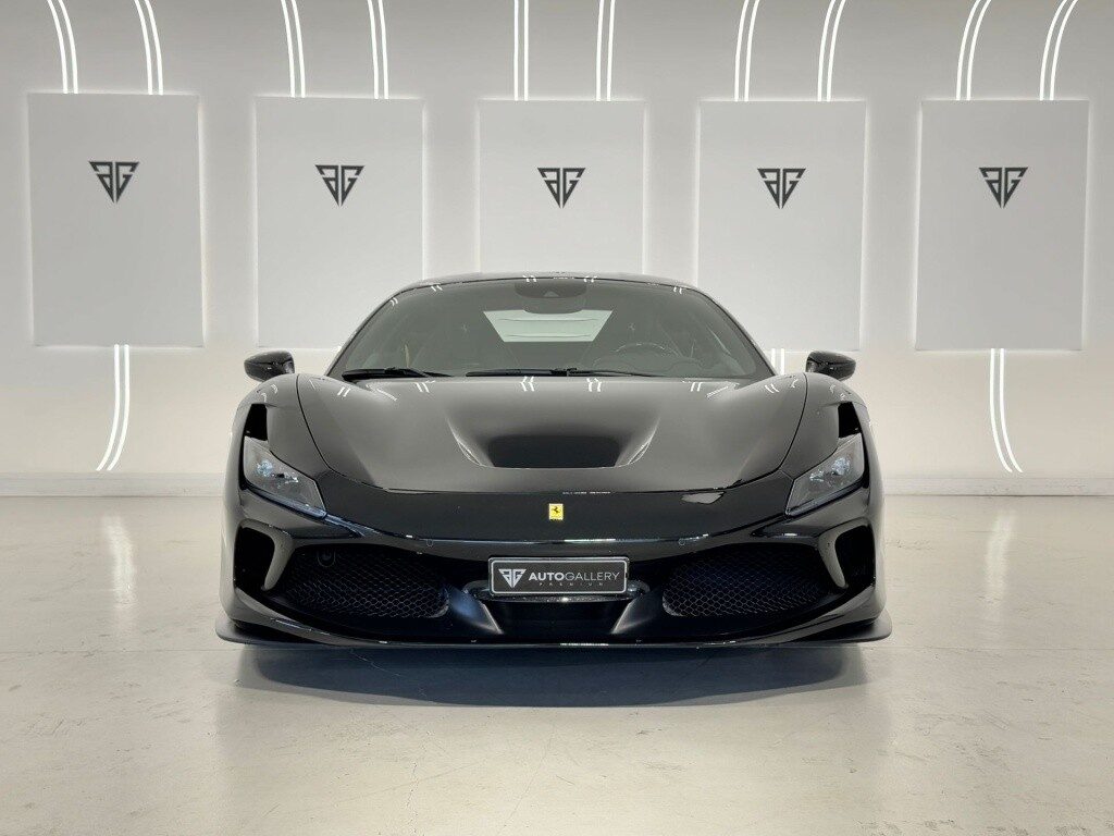 FERRARI F8 Tributo