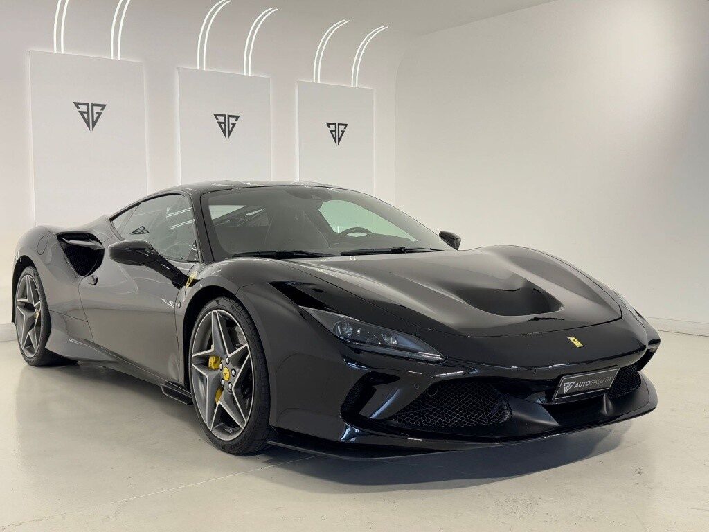 FERRARI F8 Tributo