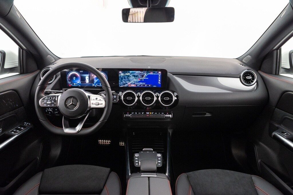 MERCEDES-BENZ Clase GLA 180 7G-DCT