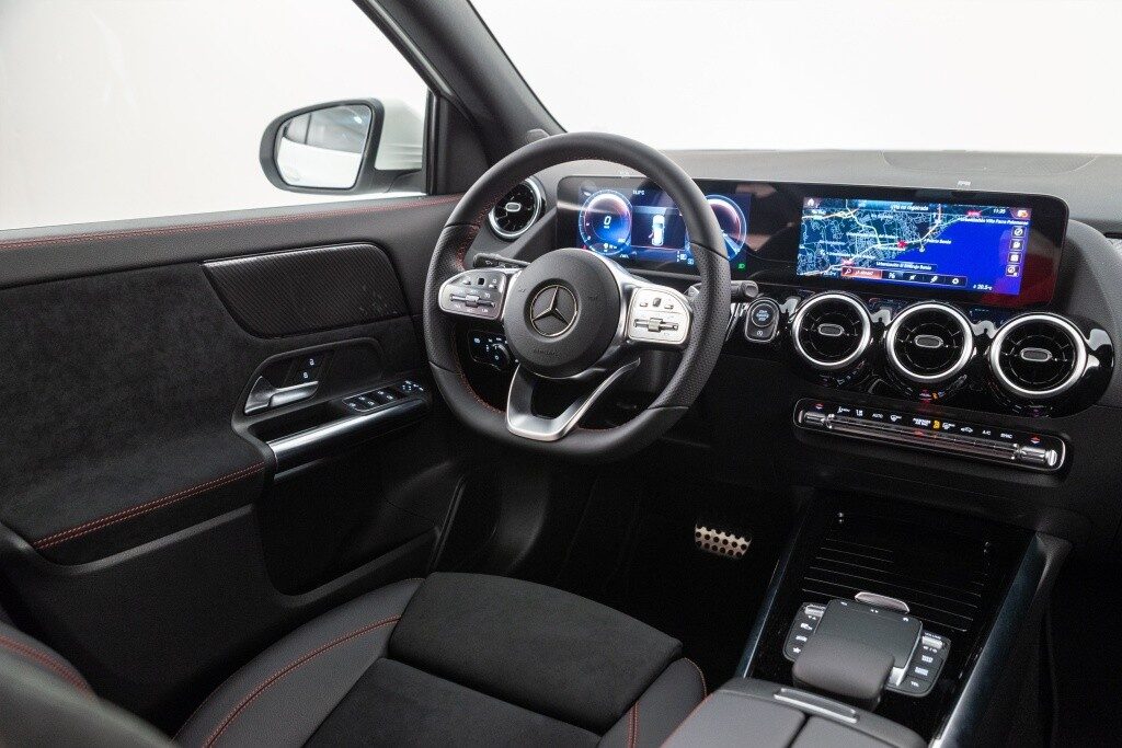 MERCEDES-BENZ Clase GLA 180 7G-DCT