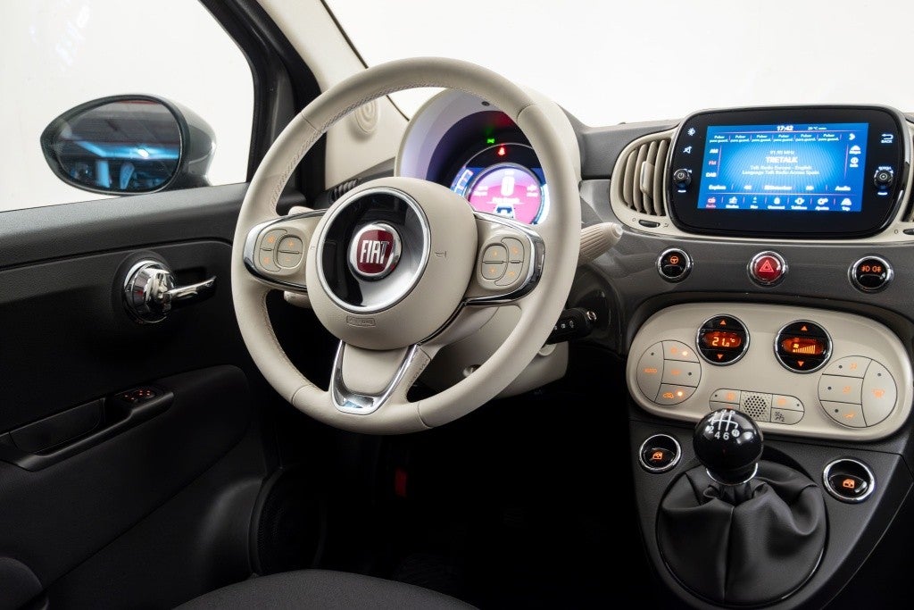 FIAT 500 1.0 Hybrid Dolcevita 52kW